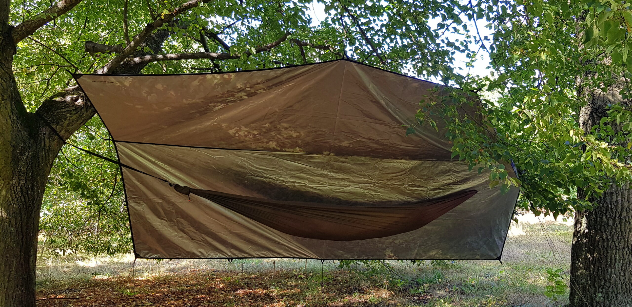 THERMO-Tarp™ 4X3 / camo 2 4x3 space comparing to 3m hammock scaled THERMO-Tarp™ 4X3 / camo - Image 2
