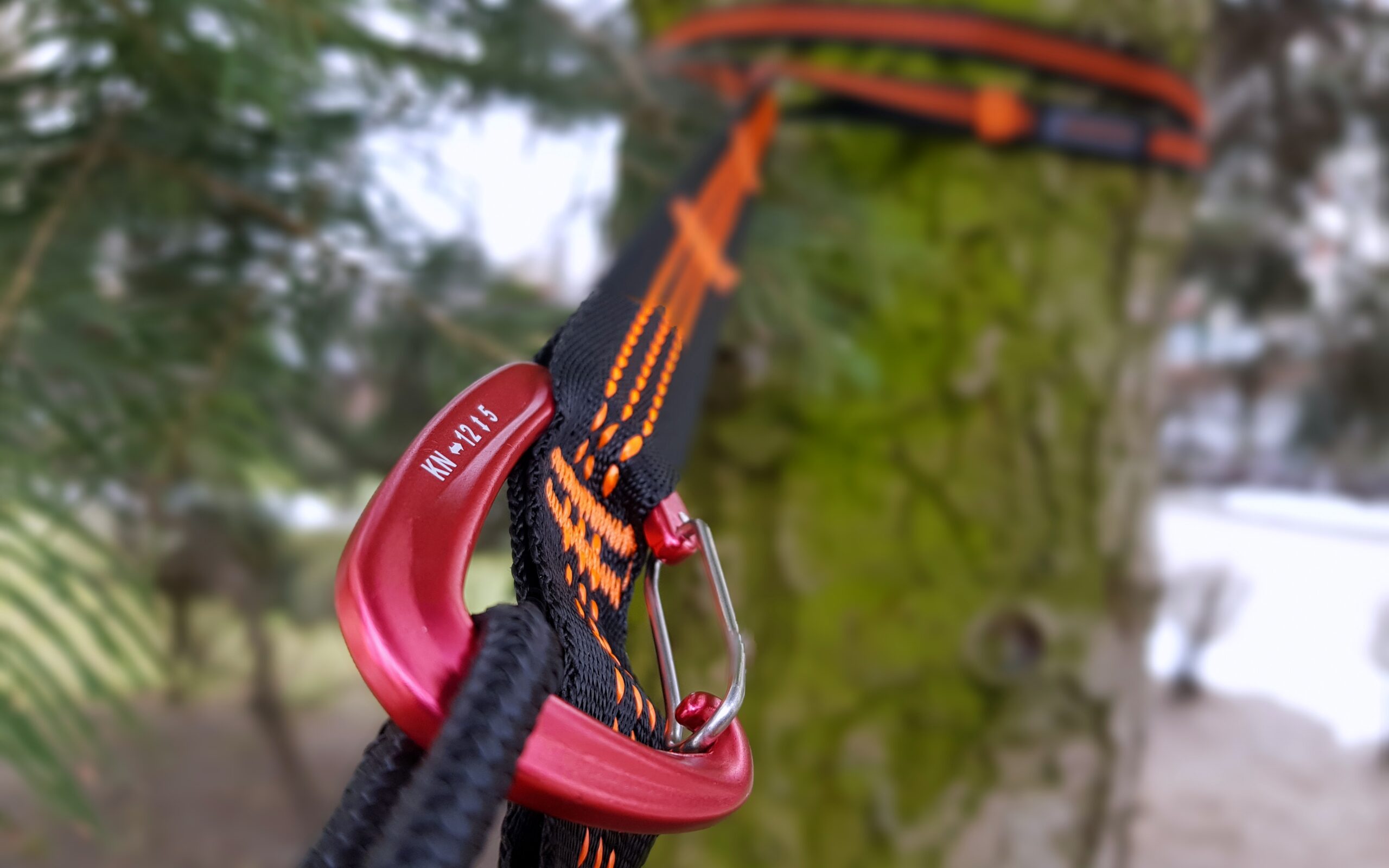 EASY rippvoodi riputussüsteem 3 tree huuger karabinek scaled EASY rippvoodi riputussüsteem - Image 3